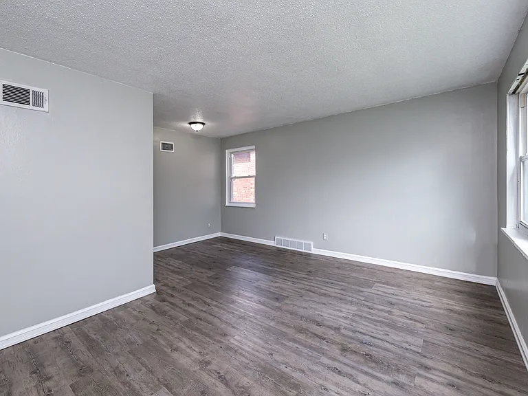 6925 Corbitt Ave — Photo 5