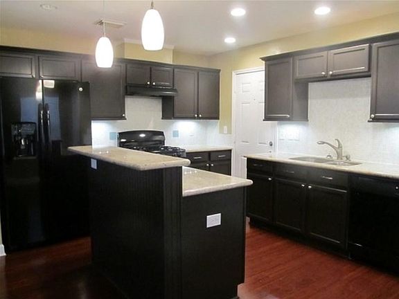 2nd image of 42135 Bradenway Ln