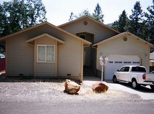 17880 Lake Dr, Lakehead, CA
