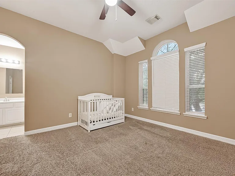 21103 Falcon Creek Ct — Photo 40