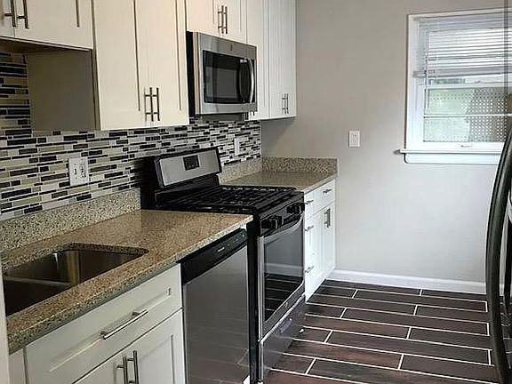 3rd image of 350 Reardon Dr