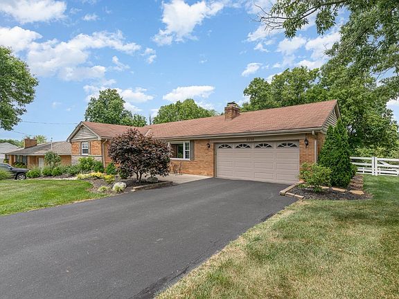 3rd image of 6886 Dovehill Ln