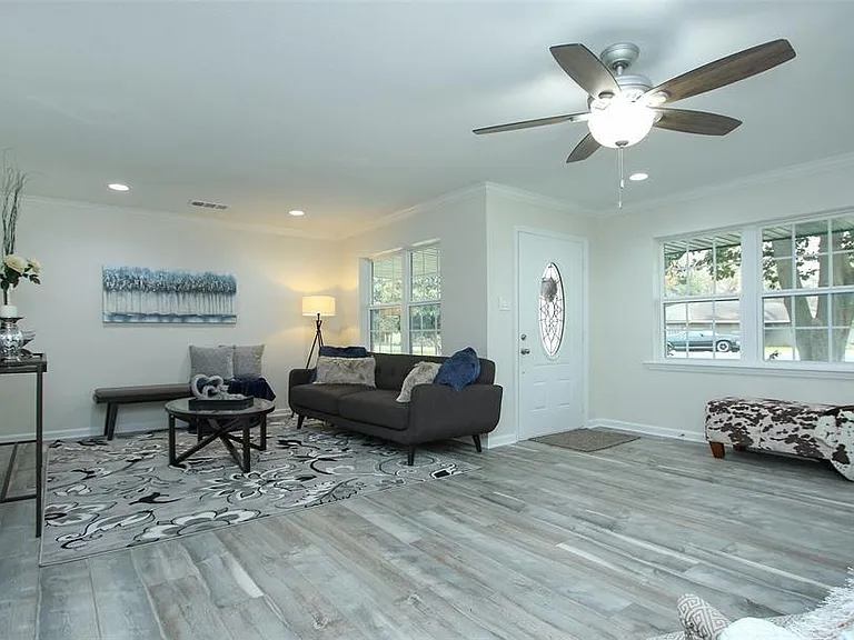 8741 Blankenship Dr — Photo 2