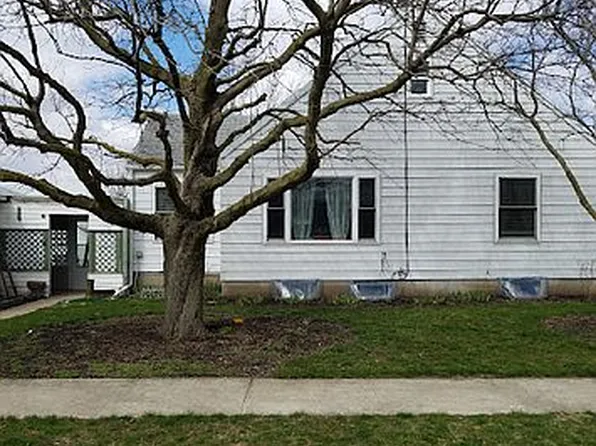 100 N Weinland St, Cooksville, IL 61730