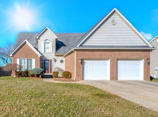 421 Gleneagles Way, Versailles, KY 40383
