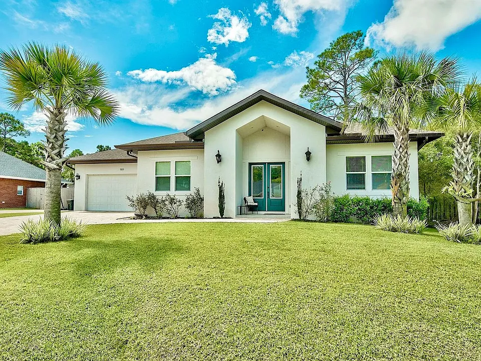 989 Forest Shore Dr