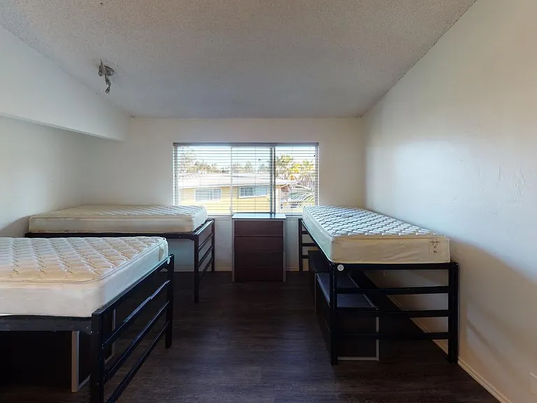 831 Cliff Dr — Photo 21