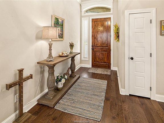 3rd image of 15735 Timber Creek Ln