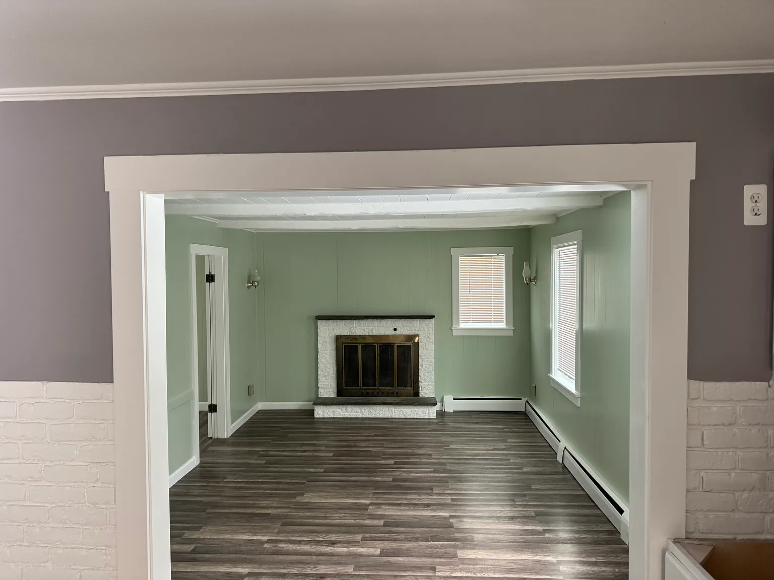 2 bed, 1000 sqft, $2,400 — Photo 1