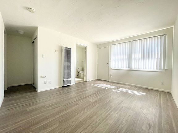 3rd image of 1026 S Tremont St S APT 4