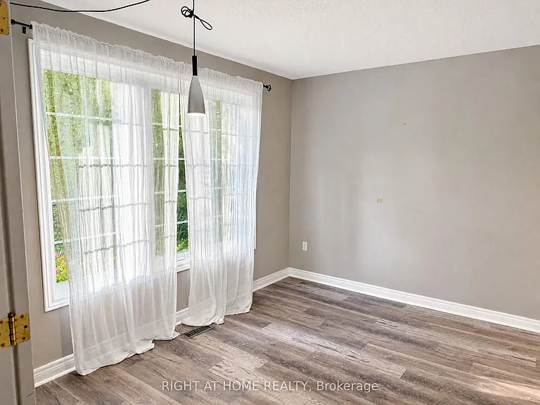 890 Guildwood Blvd — Photo 4