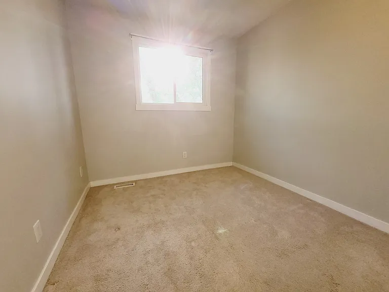 1748 Lakewood Road South NW — Photo 12