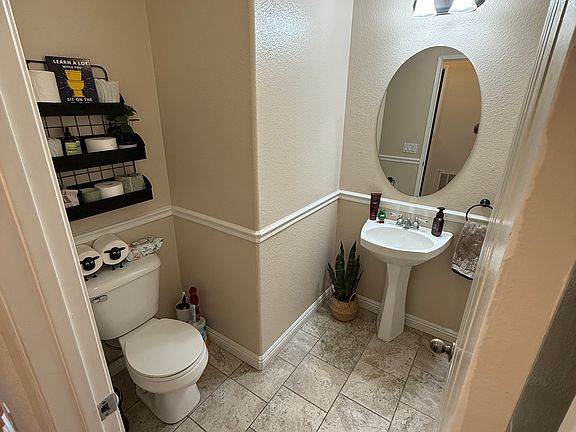 4th image of 2525 Saddlehorn Dr
