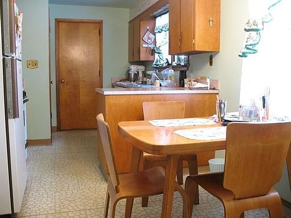 5th image of 2263 Summit Blvd