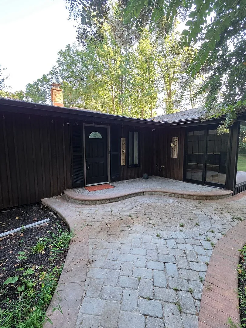 Beautiful 3-Bedroom Home with 2-Car Attached Garage, Balcony & Patio! — Photo 3
