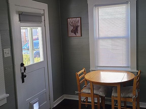 Back room and breakfast nook