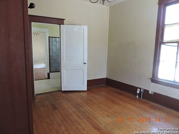 3rd image of 137 Panama Ave