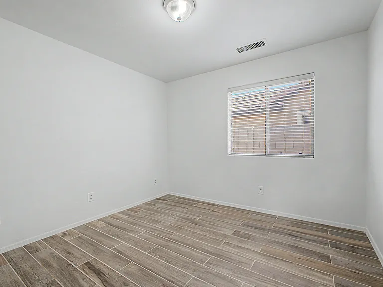 25875 W Saint Catherine Ave — Photo 11