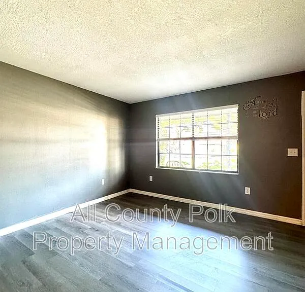 1415 Ridge Lake Ct — Photo 3