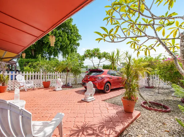 5631 NE 3rd Avenue, Oakland Park, FL 33334