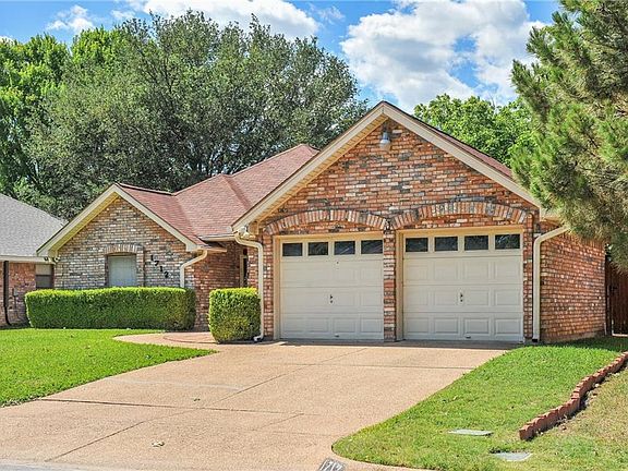 3rd image of 1712 Willow Vale Dr