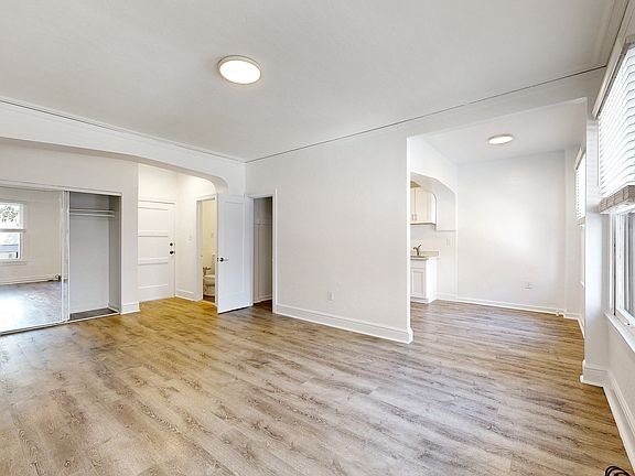 4th image of 729 Ellis St #102