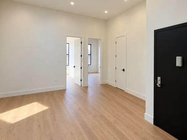 86 Cornelia Street image 1 of 9