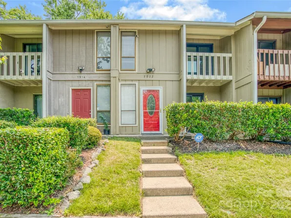 7912 Charter Oak Ln, Charlotte, NC 28226