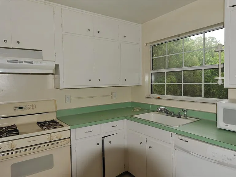 1410 NW 7th Rd — Photo 15