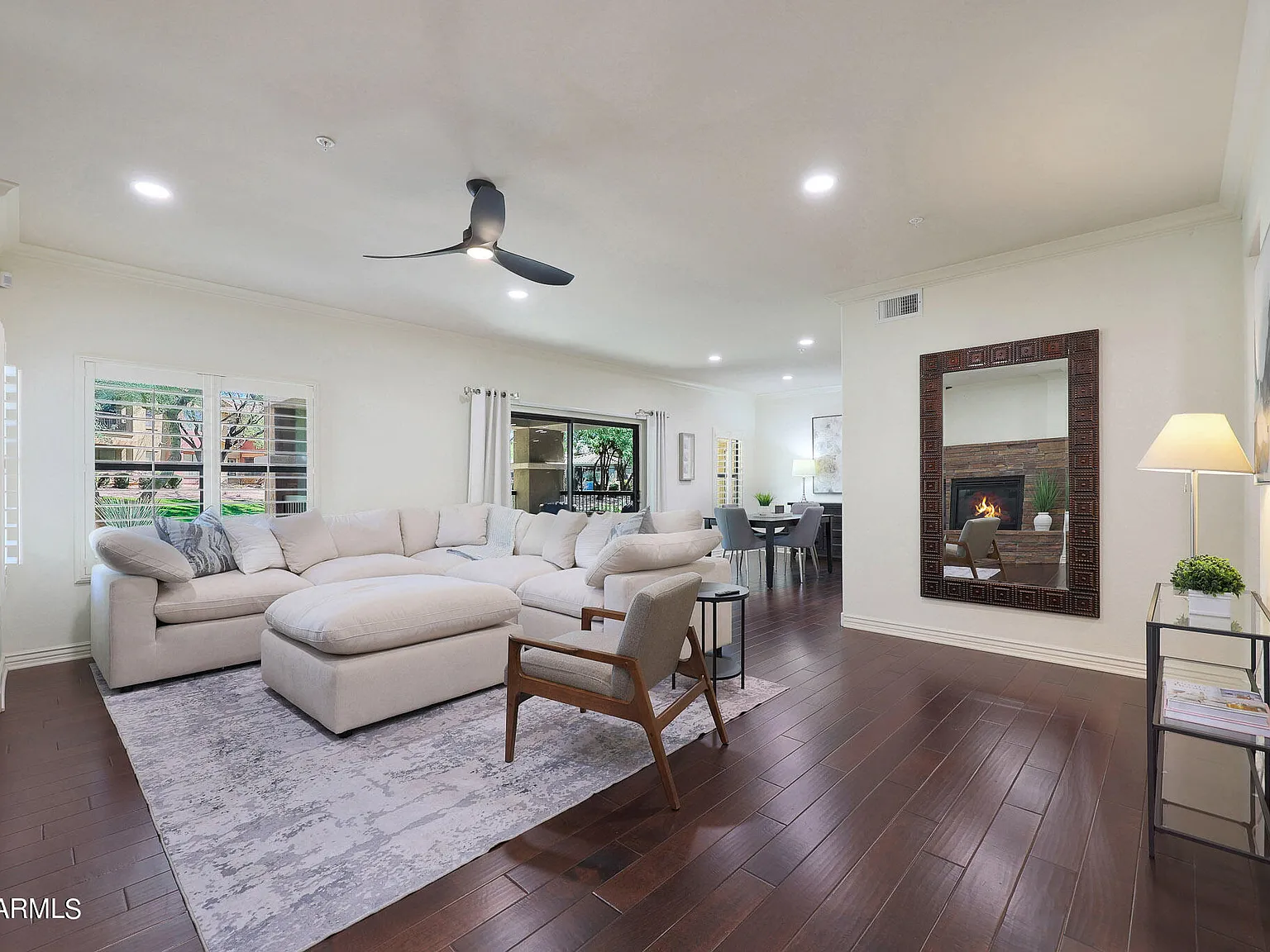 3 bed, 2.0 bath, 1884 sqft, $5,500 — Photo 2