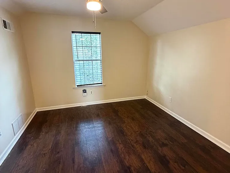 7632 Tally Ho Dr E — Photo 12