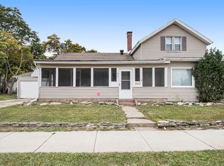 921 Elizabeth St, Mishawaka, IN 46545