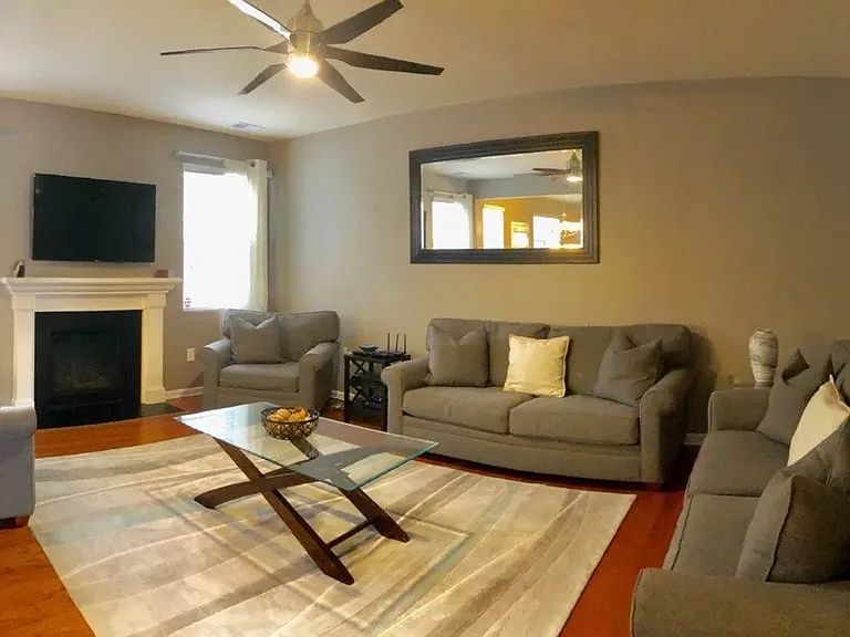 108 Goodsell Ct — Photo 3