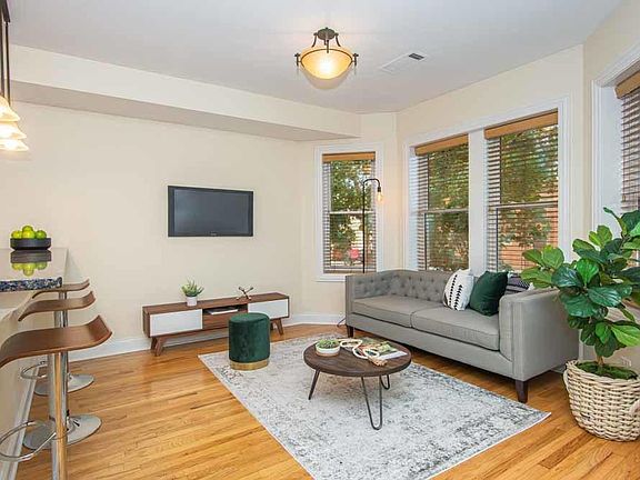 5th image of 6060 N Paulina St #1N