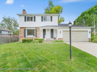 2714 Groesbeck Ave, Lansing, MI 48912