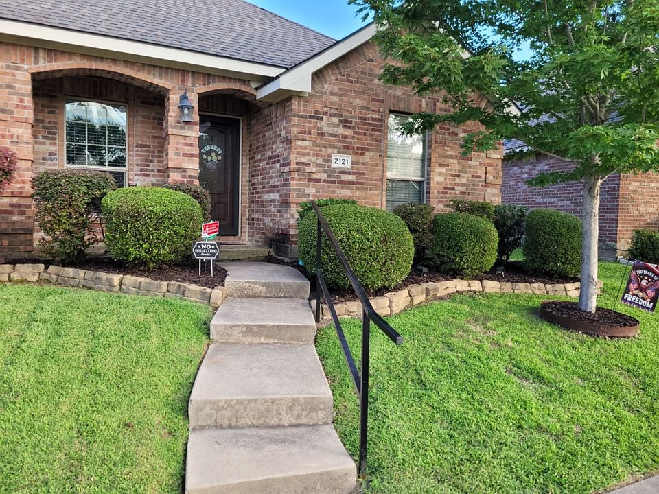 1st image of 2121 Colby Ln