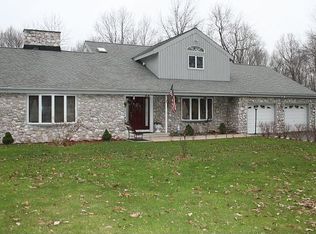 20 Raccio Dr, Bethany, CT 06524
