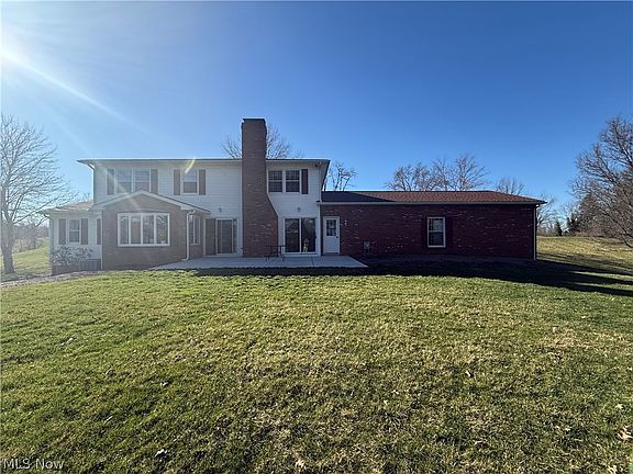 4th image of 220 Barrington Rdg