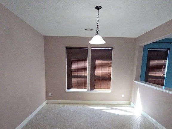 3rd image of 16214 Peach Bluff Ln