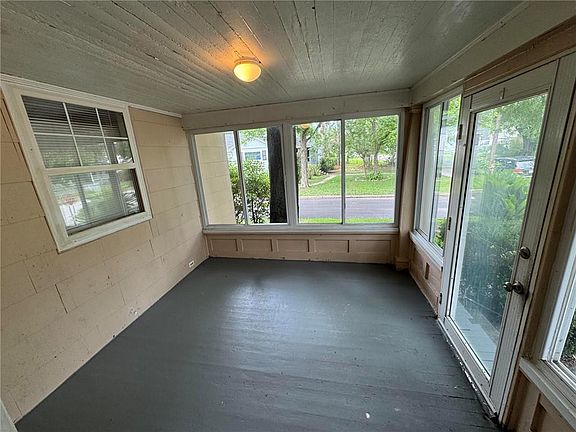 2nd image of 219 2nd St