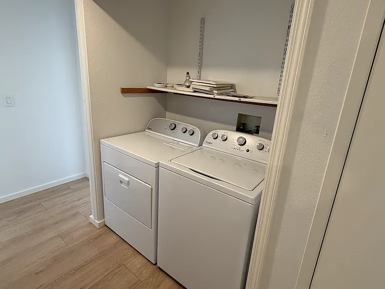 Twin Peaks Apartments — Photo 16