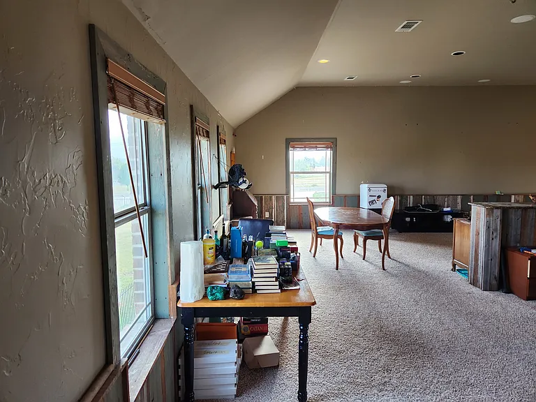 2690 N Stodghill Rd — Photo 4