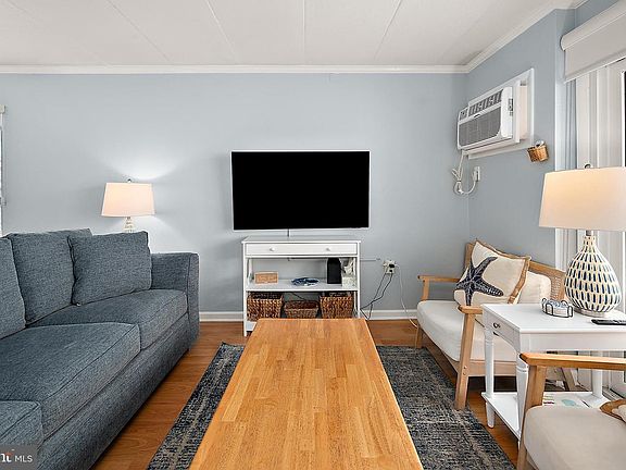 4th image of 10 140th St Unit 301