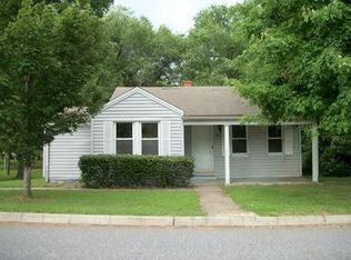 635 28th St SW, Hickory, NC 28602