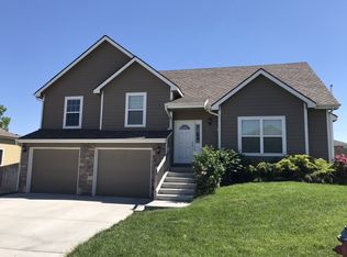 1531 Mistletoe Cir, Junction City, KS 66441
