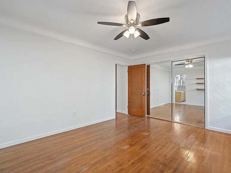4044 Huron Ave — Photo 10