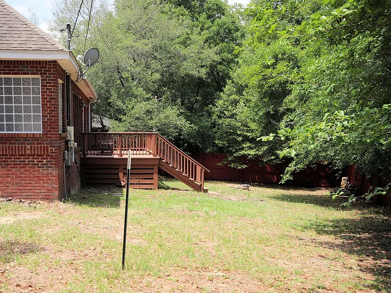 428 Riverchase Blvd — Photo 40