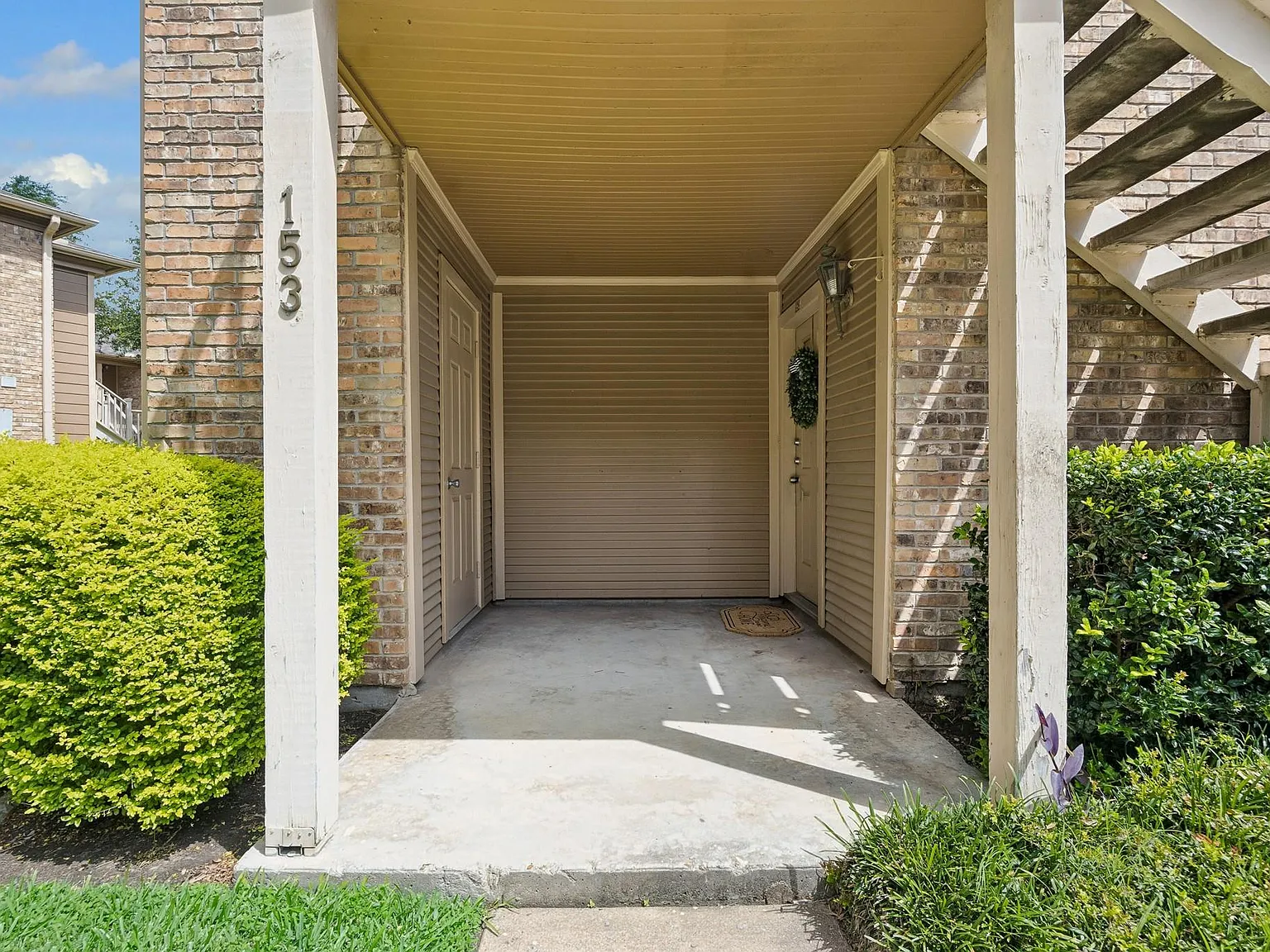 1 bed, 1.0 bath, 740 sqft, $1,300 — Photo 2