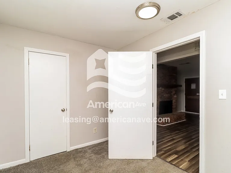 1179758_014_bedroom_13.jpg