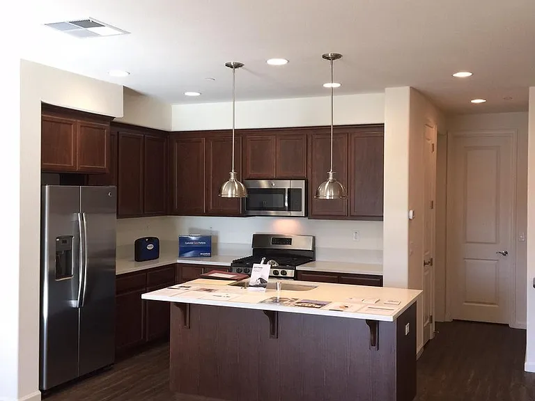 2205 Central Pkwy — Photo 5